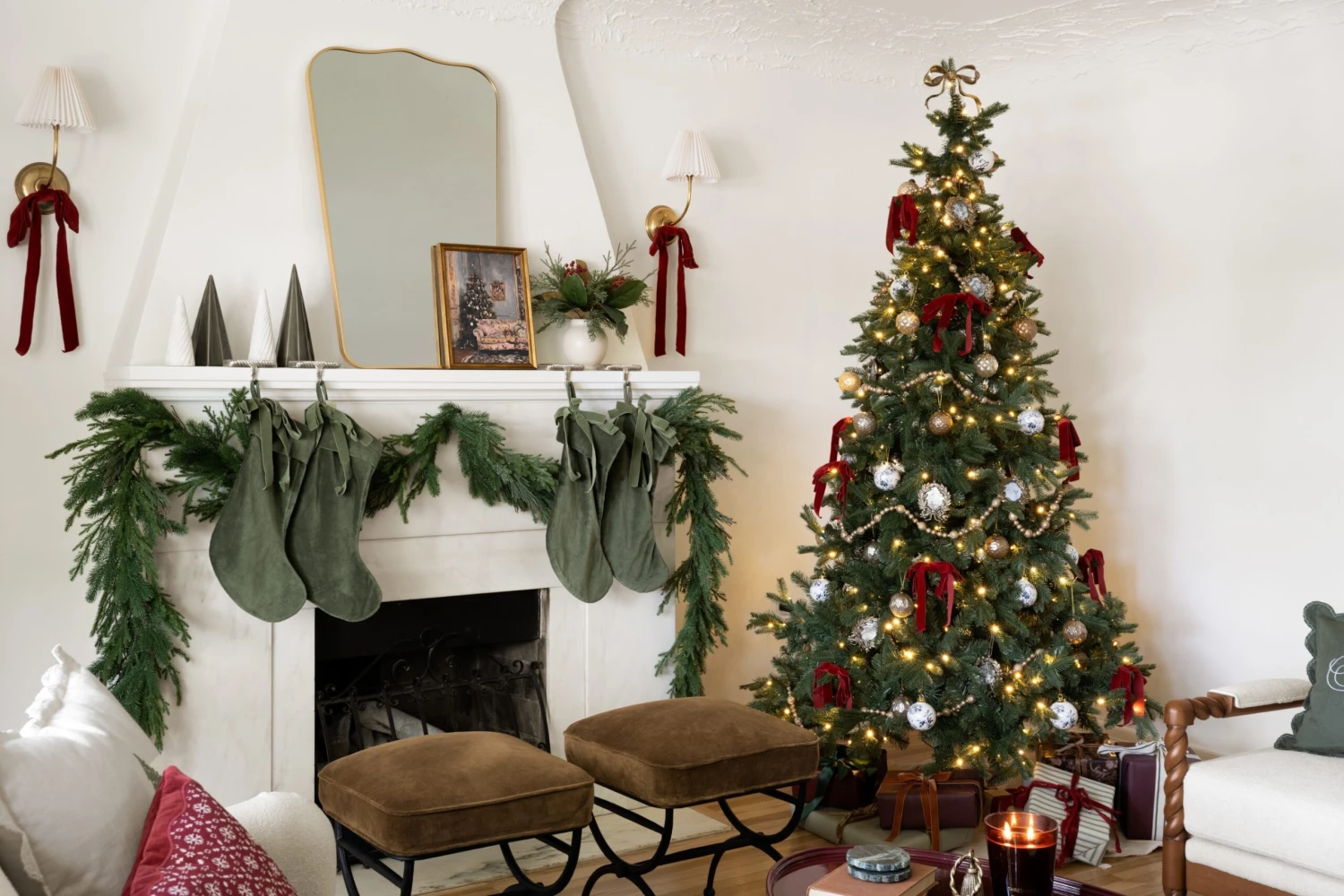 The Jolly Christmas Store -The Jolly Christmas Store C 002592 01 025 C6 SMG DOTCOM Po scaled